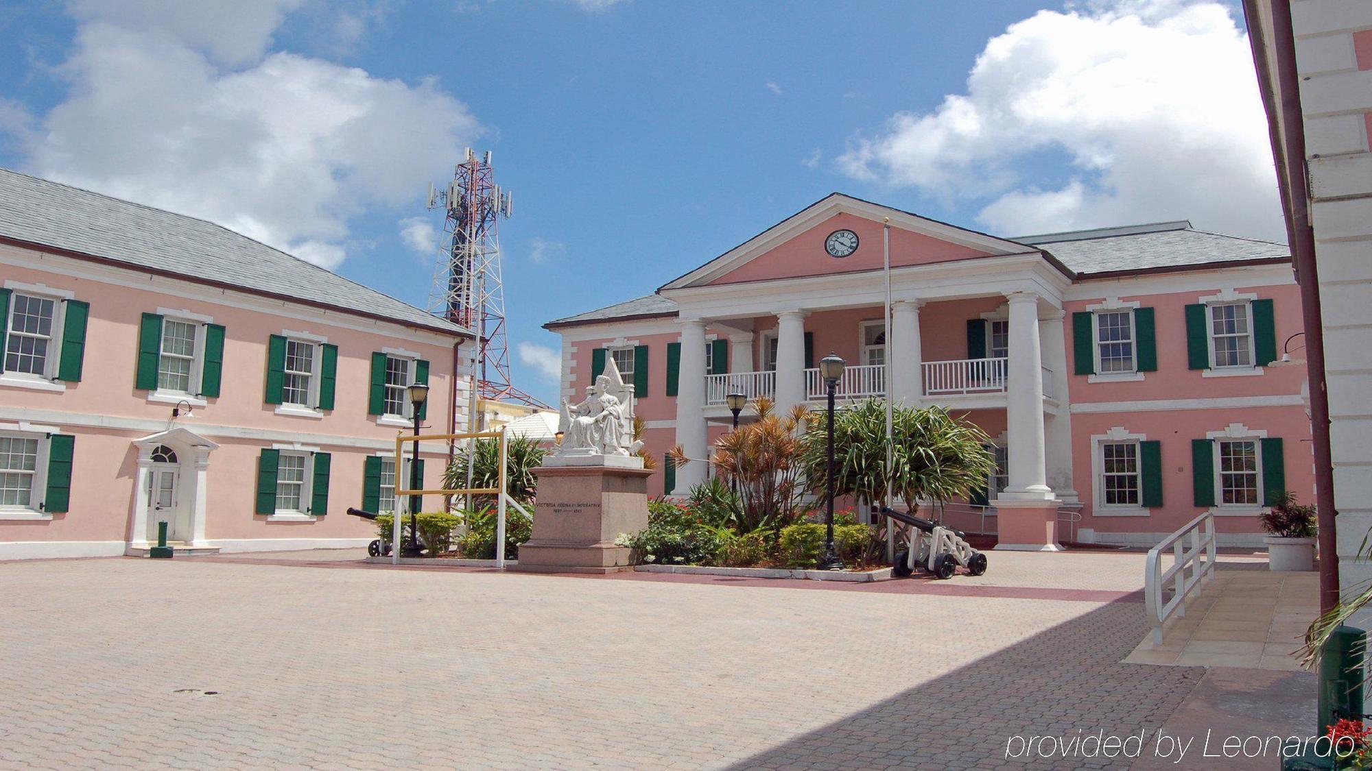 Holiday Inn Express & Suites Nassau, An Ihg Hotel Extérieur photo